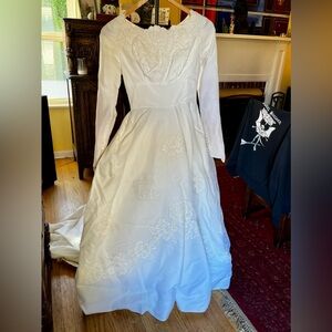 Vintage 1960s Wedding Dress